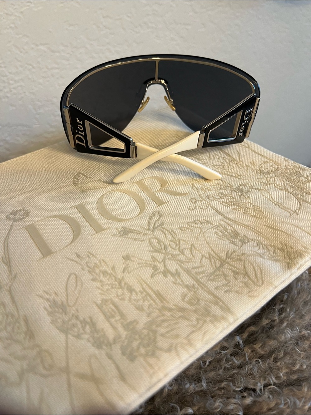 Dior Vintage ESCRIME 1 Black and White Shield Logo Sunglasses - Picture 2 of 11